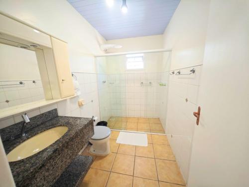 Ένα μπάνιο στο Las Rocas Bech House