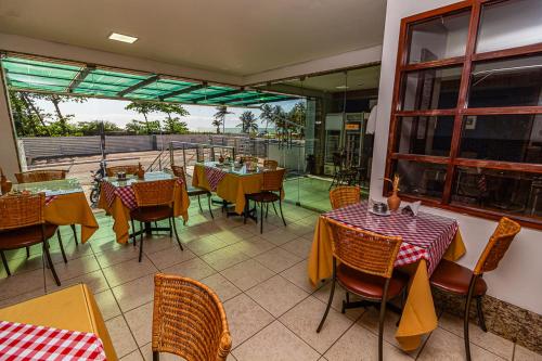 Um restaurante ou outro lugar para comer em Littoral Express