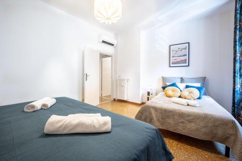 Elegant King Apartment in Testaccio Walk to Colosseum