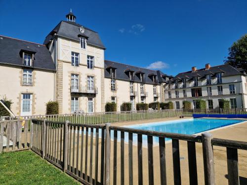 Charmant T3 plain-pied avec terrasse privée, parking gratuit et piscine à Baden