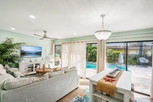 Πισίνα στο ή κοντά στο 4 Br Bradenton Home Private Pool Outdoor Bar WD