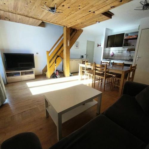 Résidence Comete - T3 de 8 couchages en duplex au pied des pistes 227C MAE-9081
