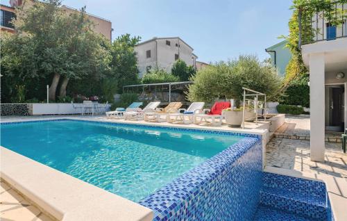 Cozy Apartment In Banjole With Kitchen