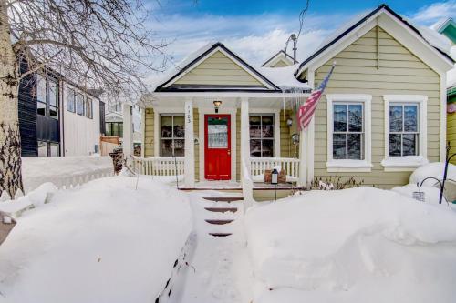 Walking Distance from Downtown, Pet Friendly Home, Comfortable, Cozy, Park City Base talvel