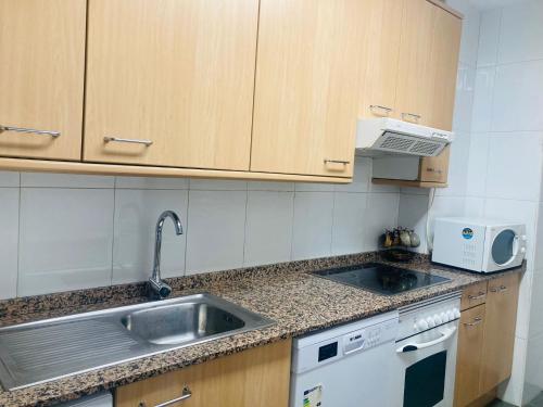 Dapur atau dapur kecil di Bonito apartamento en Logroño