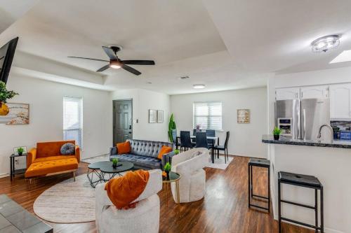 Η κουζίνα ή μικρή κουζίνα στο Cute Chic 2B 2B Duplex APT