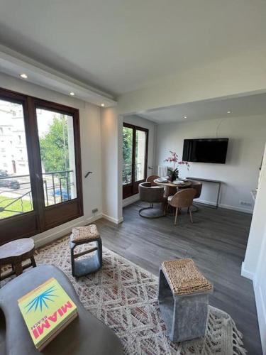 Magnifique appartement Paris 2 chambres Tour Eiffel