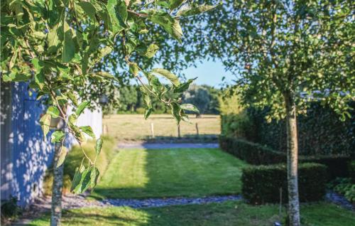 Taman di luar 4 Bedroom Awesome Home In Brugge