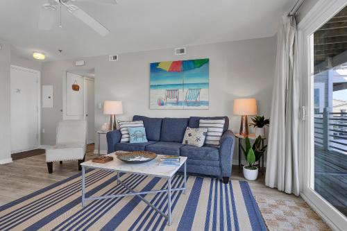 Χώρος καθιστικού στο Sandpeddler Inn and Suites