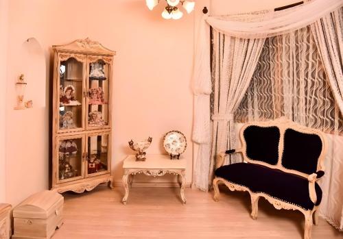 Ein Sitzbereich in der Unterkunft Hotel Boutique Casa Ruth en Cuenca
