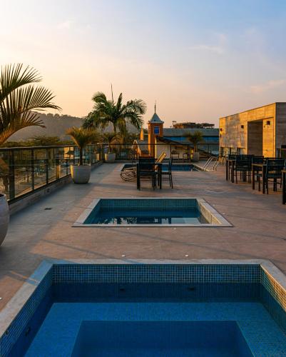 Bazén v ubytování Ubatuba Praia Hotel nebo v jeho okolí