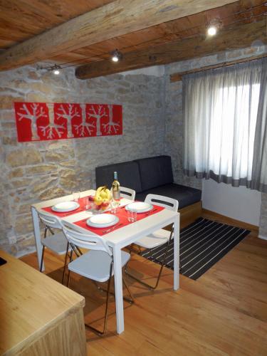 Gallery image of Stone House Apartments in Brtonigla