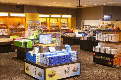 a store filled with lots of different types of products at Ooedo Onsen Monogatari Premium Hotel Sokan in Matsushima