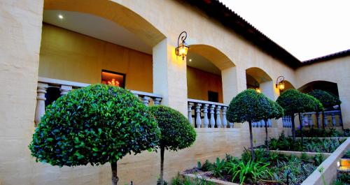 Taman di luar La Villa Vita