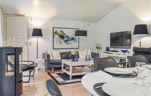Televisyen dan/atau pusat hiburan di Holiday Home Mejsevej Gilleleje Ii
