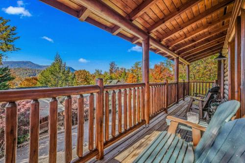 Nespecifikovaný výhled na hory nebo výhled na hory při pohledu z prázdninového domu