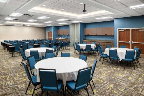 a conference room with tables and chairs in it at Hampton Inn Richland-Tri Cities in Richland