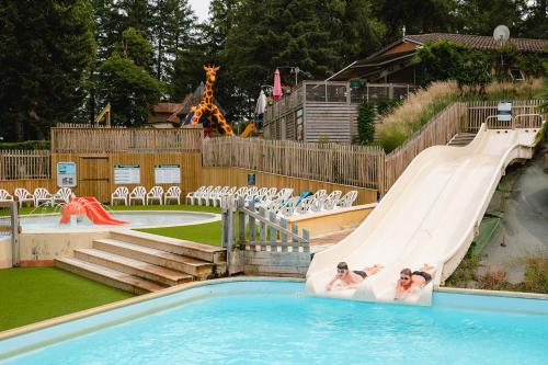 Kolam renang di atau dekat dengan Glamping Payrac