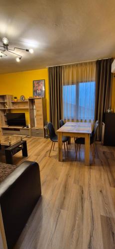 Et opholdsområde på Апартамент Сотирови