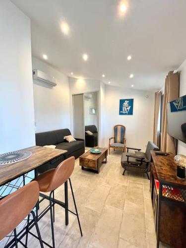 Superbe studio neuf vue mer