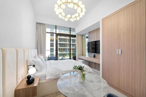 Bright Studio Azizi Riviera Close to Downtown