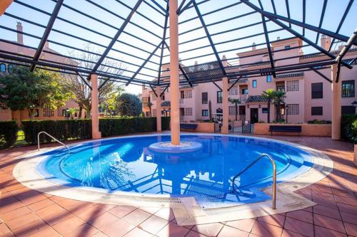Stunning 3BR in Hacienda Del Sol Beach & Pool