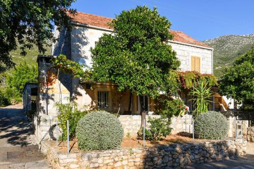 Holiday Home Stone Oasis