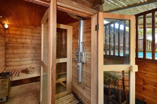 Imagen de la galería de Black&White, en Had Nes