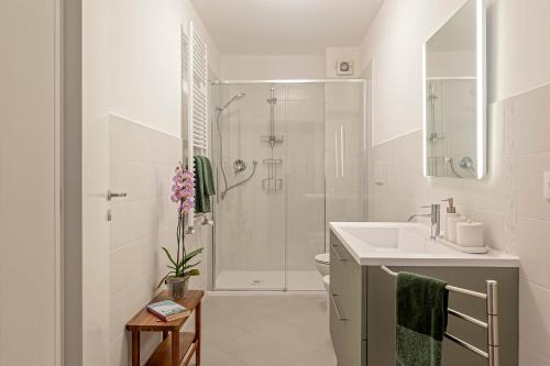 Foto Waves of Livorno New Modern Apartment 3