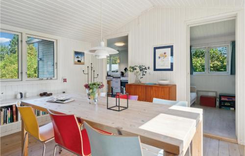 Χώρος καθιστικού στο Amazing Home In Jægerspris With Kitchen