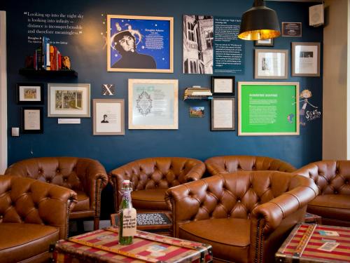 Ruang duduk di YHA Cambridge