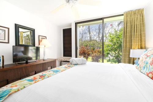 Postel nebo postele na pokoji v ubytování KBM Resorts FREE CAR Kuilima Estates 1-Bedroom Condo with Golf Course view Inside Turtle Bay KUL-E117