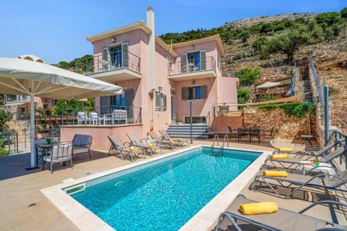 Бассейн в Villa Amore Sunrise by Villa Plus или поблизости