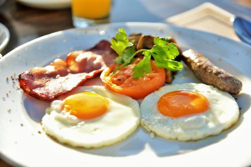 Jídlo v penzionu nebo okolí