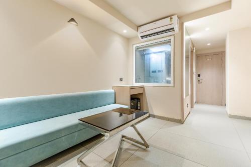 Posezení v ubytování FabHotel Red Vibe - Kasturba Nagar