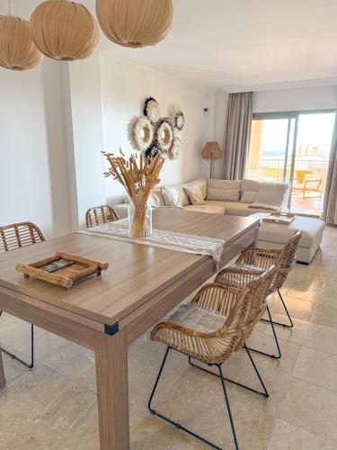 Sea and Mountain View Apartment with 4 Pools