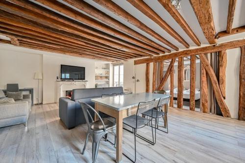 Grand 2 pieces typique du Marais - FLAT-GUEST