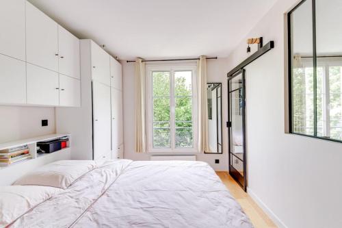 Bel appartement 2 pièces place de la République 75011