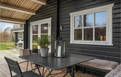 Kawasan patio atau luaran di Pet Friendly Home In Hornbæk With Wifi