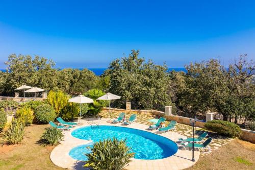 Πισίνα στο ή κοντά στο Villa Chloe
