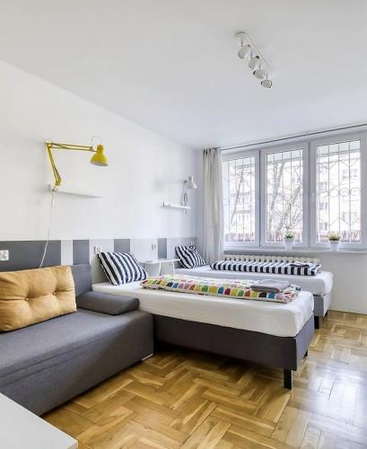 Labo Apartment Metro Plocka