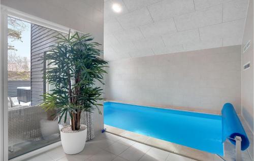 Πισίνα στο ή κοντά στο Cozy Home In Væggerløse With Wifi