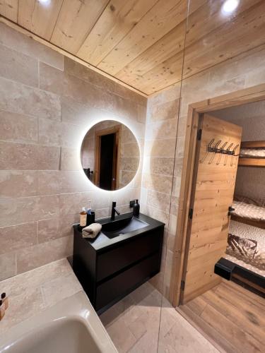 VAL THORENS, SERAC 7 - TOUT NEUF, pied des pistes, plein sud, vue magnifique - familial photo 3