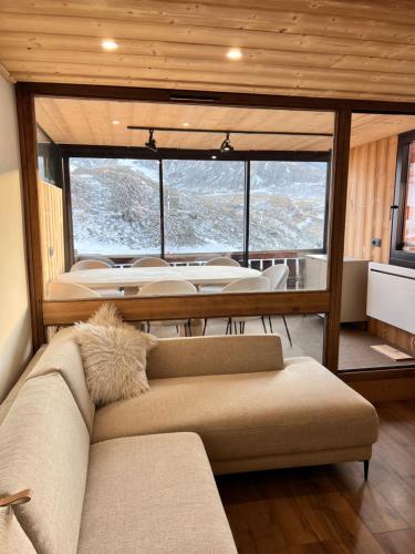 VAL THORENS, SERAC 7 - TOUT NEUF, pied des pistes, plein sud, vue magnifique - familial