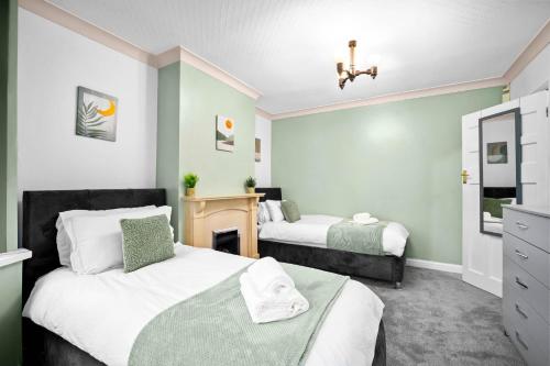 6 bedroom Home in Solihull - Near NEC, JLR, HS2 and BHX photo 12