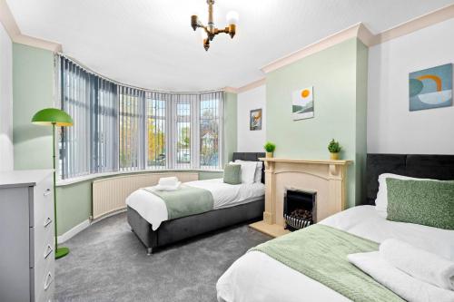 6 bedroom Home in Solihull - Near NEC, JLR, HS2 and BHX photo 14