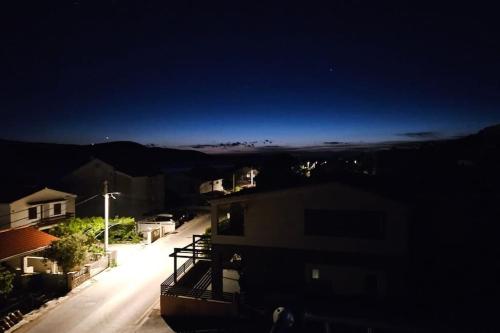 En generel udsigt til bjerge eller udsigt til bjerge taget fra lejligheden