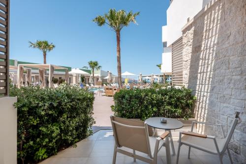 Фотография из галереи Aloe Boutique Hotel & Suites - adults only в Алмириде