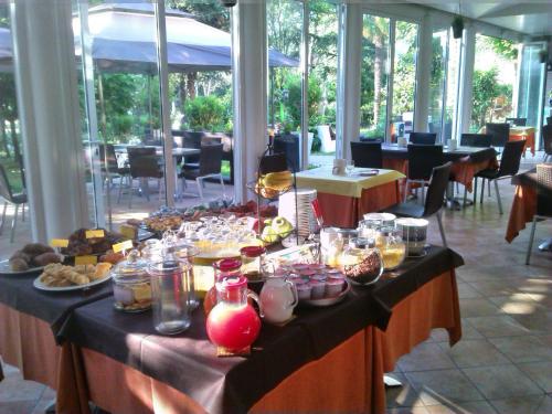 Jídlo v hotelu nebo okolí