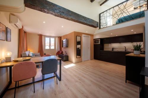 06A2 - Heart of Old Nice beautiful renovated apartment